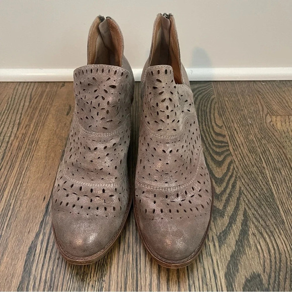 Sofft Wyoming Anthracite Laser Cut Leather Ankle Booties size 9.5 - Picture 3 of 9